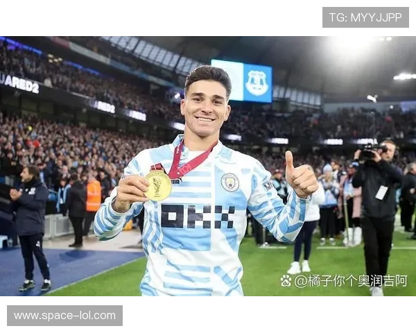 聚焦10号球星：世界足球的灵魂人物与赛场传奇魅力解析